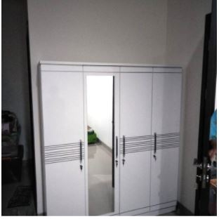 Lemari Pakaian 4 Pintu